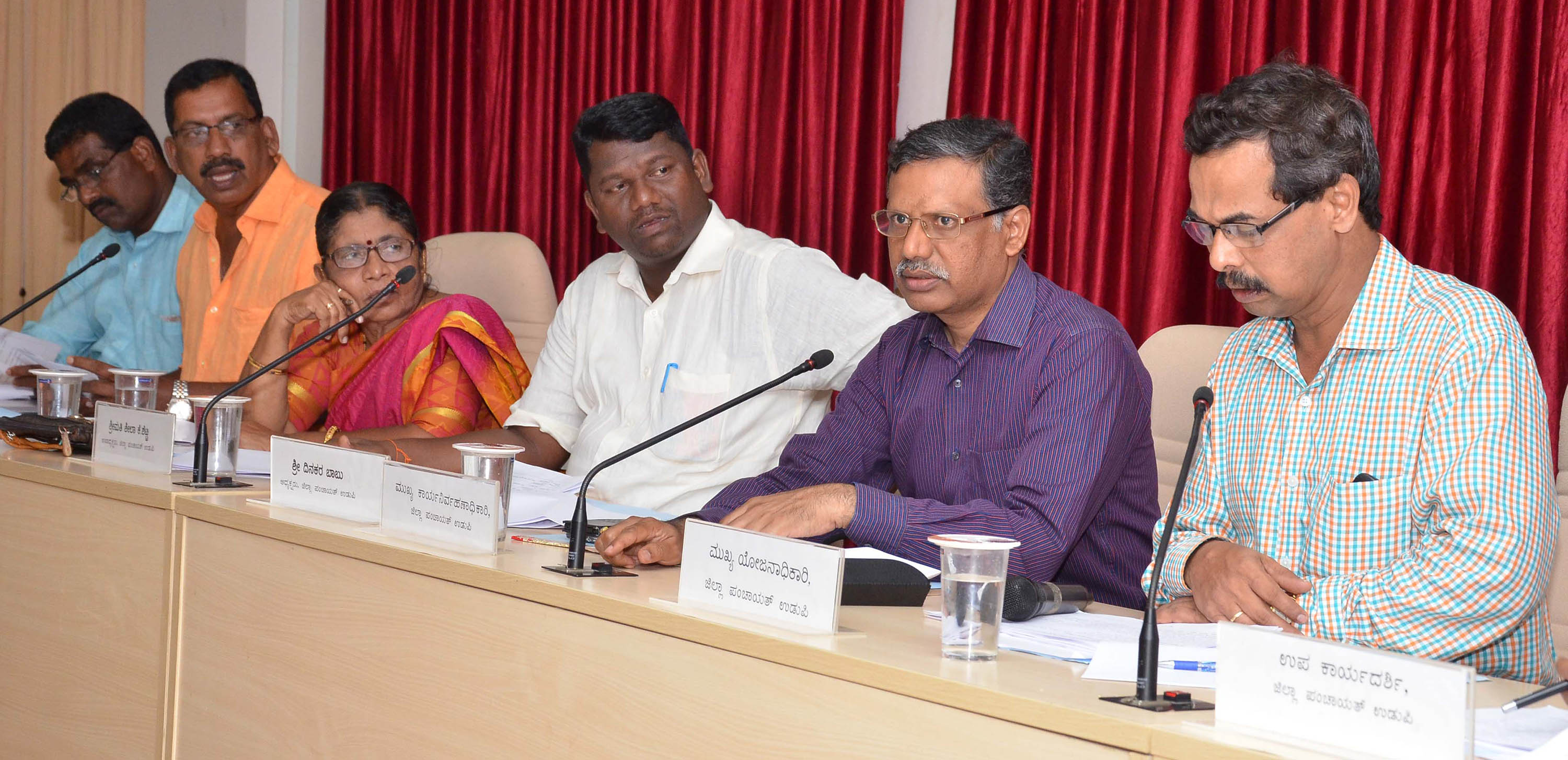 ಮಾಸಿಕ ಕೆಡಿಪಿ ಸಭೆಯಲ್ಲಿ ಜಿಪಂ ಅಧ್ಯಕ್ಷರಿಂದ ಅಧಿಕಾರಿಗಳ ತರಾಟೆ